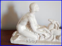 ANCIENNE SCULPTURE Art Déco en Céramique Craquelée Jeune Femme avec Chien