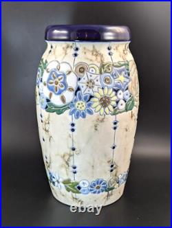 Amphora Céramique Vase En The Art Déco Style Fabriqué Tchécoslovaquie. 1920 Amphora Céramique Vase En The Art Déco Style Fabriqué Tchécoslovaquie. 1920