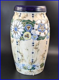 Amphora Céramique Vase En The Art Déco Style Fabriqué Tchécoslovaquie. 1920