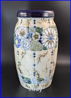 Amphora Céramique Vase En The Art Déco Style Fabriqué Tchécoslovaquie. 1920