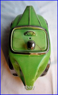 Ancienne voiture anglaise Art Déco, céramique verte craquelée servant de théière
