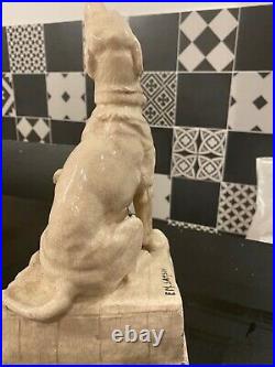Ceramique craquelee représentant un chien avec son chiot signé EM. SAMSON
