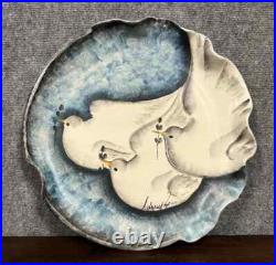 Céramique époque art déco vers 1940 grand plat a gorge aux colombes signé Céramique époque art déco vers 1940 grand plat a gorge aux colombes signé