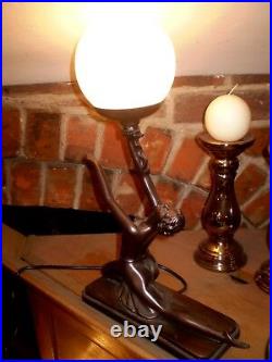 Danish Art Déco Design, Femme Table Humeur Lampe, 40 Watts, Style Numéro GR1196
