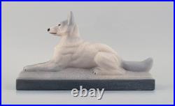 François Levallois (1882-1965). Canin inclinable en céramique. Art Déco François Levallois (1882-1965). Canin inclinable en céramique. Art Déco