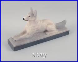 François Levallois (1882-1965). Canin inclinable en céramique. Art Déco François Levallois (1882-1965). Canin inclinable en céramique. Art Déco
