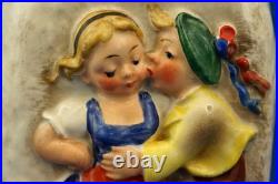 Franz Goebel Hummel, Bouteille céramique Art déco, décor bas-relief XX Allemagne Franz Goebel Hummel, Bouteille céramique Art déco, décor bas-relief XX Allemagne