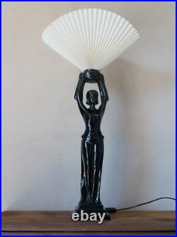 Grande lampe art déco femme en céramique abat-jour éventail en lin Grande lampe art déco femme en céramique abat-jour éventail en lin