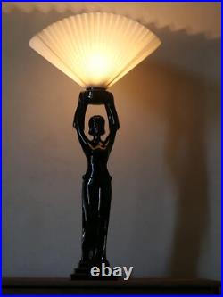 Grande lampe art déco femme en céramique abat-jour éventail en lin Grande lampe art déco femme en céramique abat-jour éventail en lin
