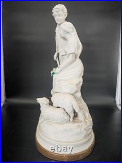 Imposant groupe en porcelaine biscuit signé d'après Joseph d'Asté scène paysanne