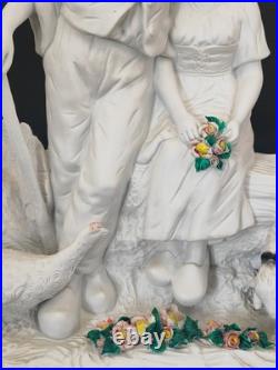 Imposant groupe en porcelaine biscuit signé d'après Joseph d'Asté scène paysanne