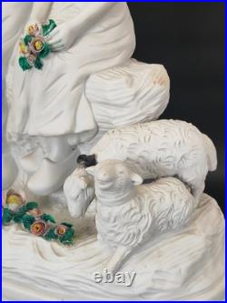 Imposant groupe en porcelaine biscuit signé d'après Joseph d'Asté scène paysanne Imposant groupe en porcelaine biscuit signé d'après Joseph d'Asté scène paysanne