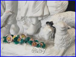 Imposant groupe en porcelaine biscuit signé d'après Joseph d'Asté scène paysanne