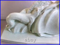 LEJAN ceramique craquelée Femme au levrier longueur 51 cm Art deco LEJAN ceramique craquelée Femme au levrier longueur 51 cm Art deco