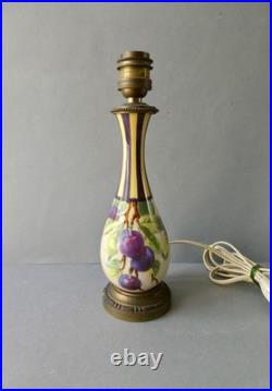 Lampe Art Deco en céramique à décor de fruits, de prunes, 1940
