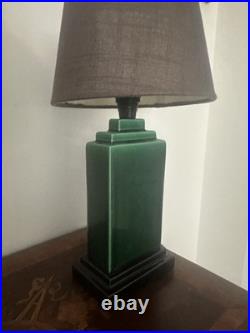 Lampe Art Deco, en céramique verte, années 30/ 50, hauteur 38 cm