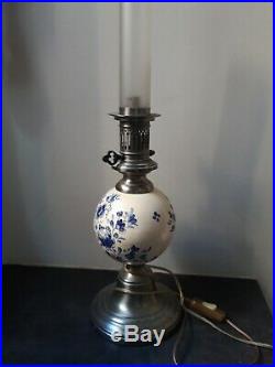 Lampe à pétrole en céramique de Delft et étain XIX ème