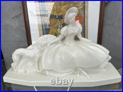 Lejan Femme Elegante Et Levrier Ceramique Craquelee Art Deco