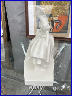 Lejan Femme Elegante Et Levrier Ceramique Craquelee Art Deco