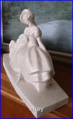 Lejan Femme Elegante Et Levrier Ceramique Craquelee Art Deco