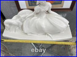 Lejan Femme Elegante Et Levrier Ceramique Craquelee Art Deco