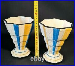 Paire de vases en céramique ou faience art déco numéroté 152
