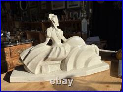 Sculpture Art Déco Lejan dame au lévrier faïence craquelée France 1930s