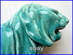 Sculpture Art Déco, céramique craquelée bleu-céladon Lion Peugeot sur terrasse