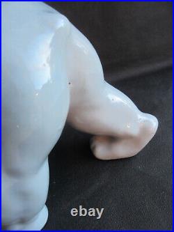 Sculpture céramique craquelée Art Déco Gros ours polaire bleu ciel, no Pompon