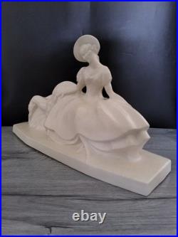 Sculpture statue Femme au lévrier céramique craquelée signée Lejan Art Déco Sculpture statue Femme au lévrier céramique craquelée signée Lejan Art Déco