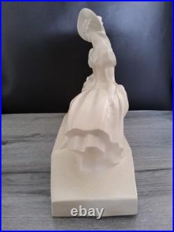 Sculpture statue Femme au lévrier céramique craquelée signée Lejan Art Déco Sculpture statue Femme au lévrier céramique craquelée signée Lejan Art Déco