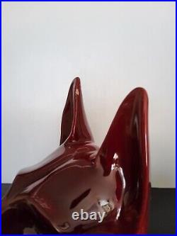 Statue chien berger allemand en céramique émaillée rouge Saint Clément Art Déco