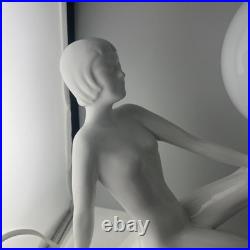 Sublime Lampe Vintage en Céramique et Opaline Design Femme Nue 1970s Art Déco Sublime Lampe Vintage en Céramique et Opaline Design Femme Nue 1970s Art Déco