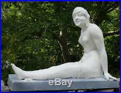 Superbe Ceramique 1930 Art Deco Statue Baigneuse Au Crabe Femme A La Plage Mer
