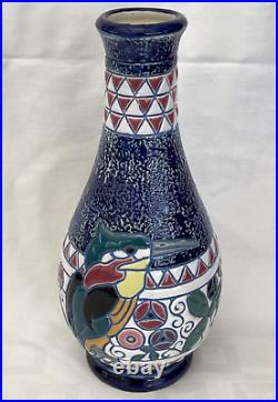 Vase AMPHORA, céramique, décor oiseau Art Déco, Tchécoslovaquie, XXè, H 25 cm Vase AMPHORA, céramique, décor oiseau Art Déco, Tchécoslovaquie, XXè, H 25 cm