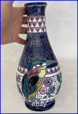 Vase AMPHORA, céramique, décor oiseau Art Déco, Tchécoslovaquie, XXè, H 25 cm Vase AMPHORA, céramique, décor oiseau Art Déco, Tchécoslovaquie, XXè, H 25 cm