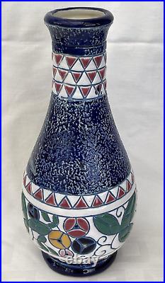 Vase AMPHORA, céramique, décor oiseau Art Déco, Tchécoslovaquie, XXè, H 25 cm Vase AMPHORA, céramique, décor oiseau Art Déco, Tchécoslovaquie, XXè, H 25 cm