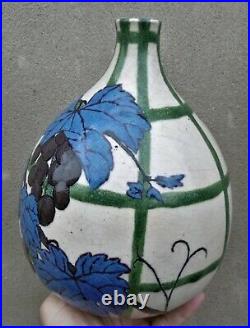 Vase céramique d'époque art nouveau art decoDécor vigneSignature à identifier