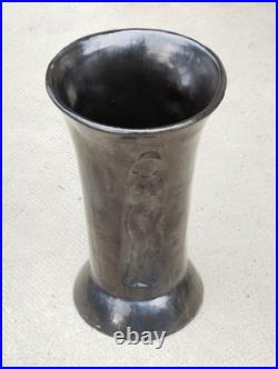 Vase céramique noire art deco nymphe decor relief menelika