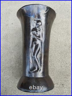 Vase céramique noire art deco nymphe decor relief menelika