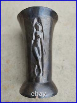 Vase céramique noire art deco nymphe decor relief menelika