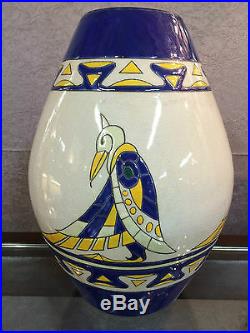 Vase en céramique émaillé de style Art déco à décors d'oiseaux (signé. Numéroté)