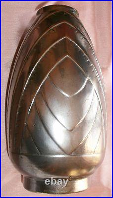 Vase géométrique ART DECO vers 1930 en céramique faïence, cachet à identifier