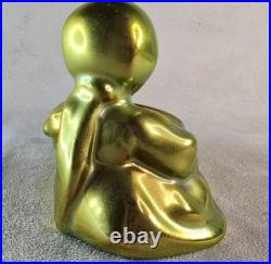 Zsolnay Pecs Ceramique Iridescente Enfant Tenant Un Panier Art Deco 1920 Hungary Zsolnay Pecs Ceramique Iridescente Enfant Tenant Un Panier Art Deco 1920 Hungary